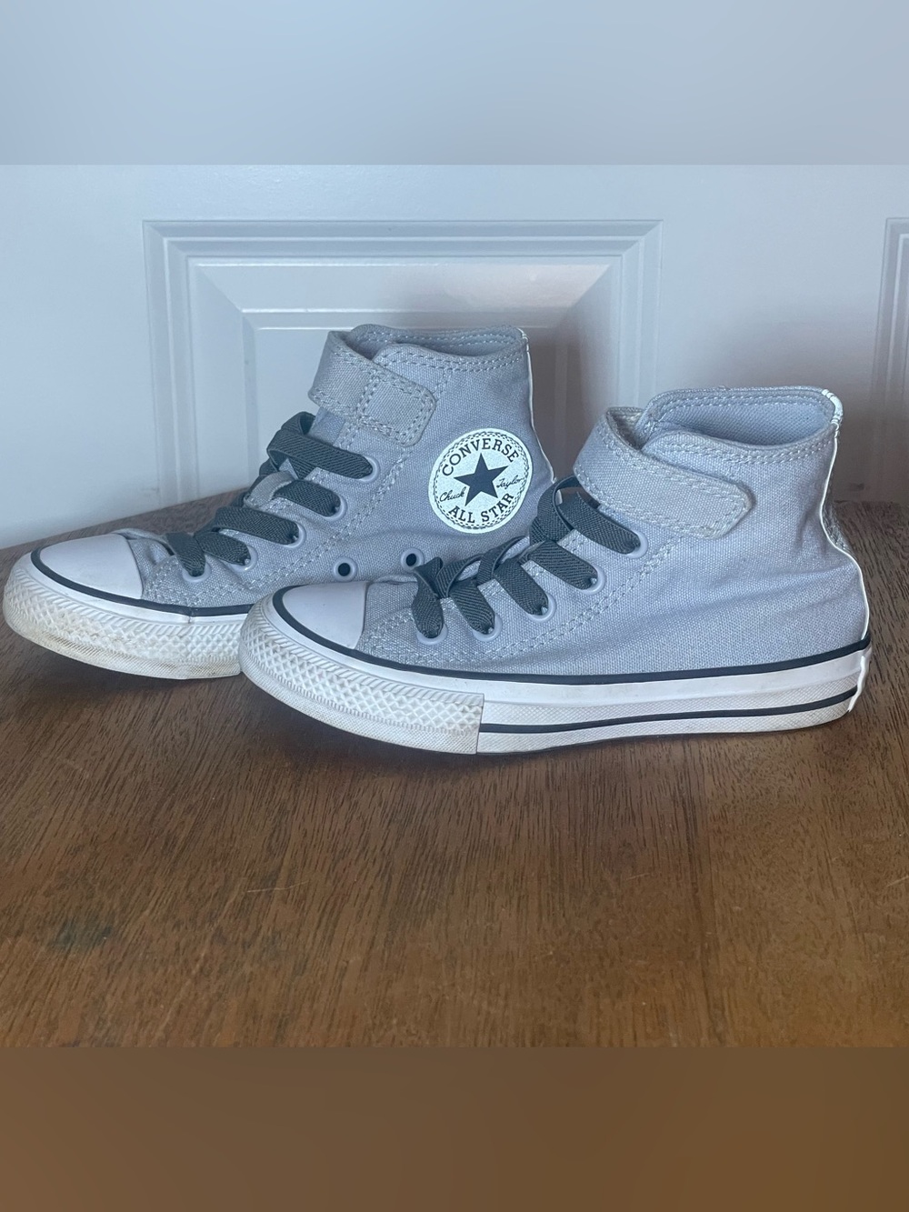 Converse Chuck Taylor All Star Gray Kids High Tops Size 11